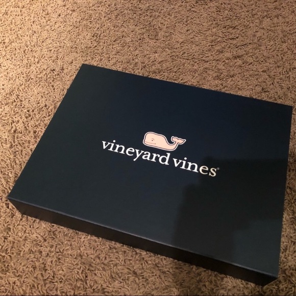 🐳Vineyard Vines Gift Boxes for Shirts Large - Picture 1 of 4